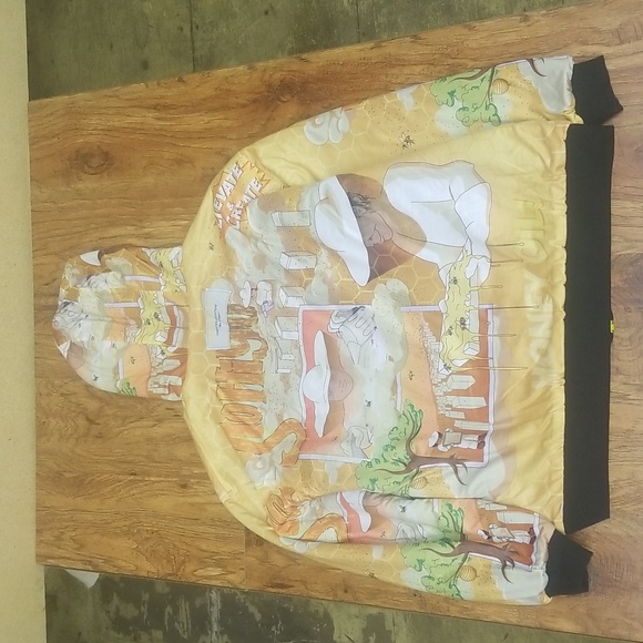 Limited Edition Sohiyo custom embroidered hoodie - Picture 4 of 8
